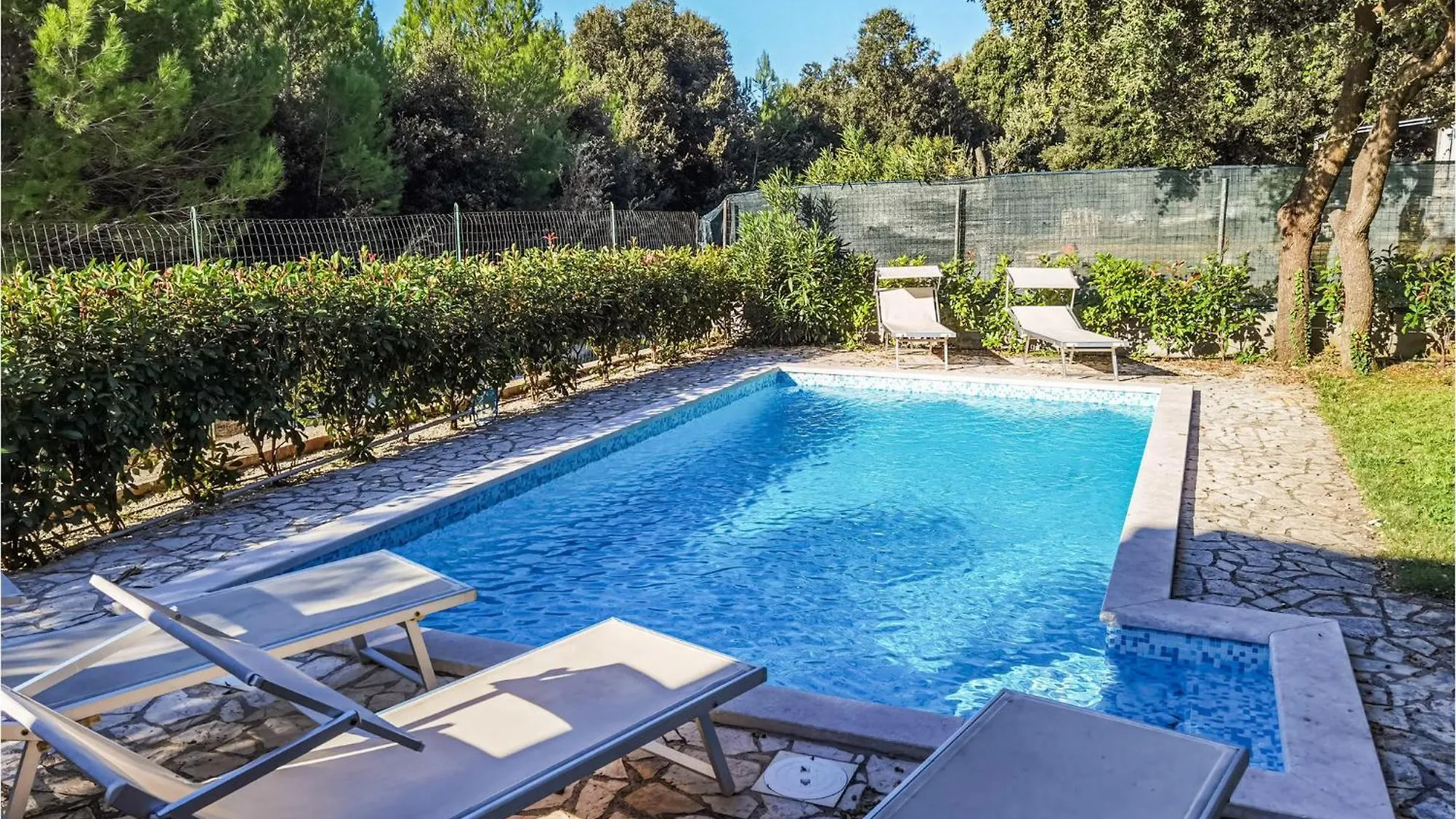 Holiday home 4 Bedroom Stunning Home In Medulin