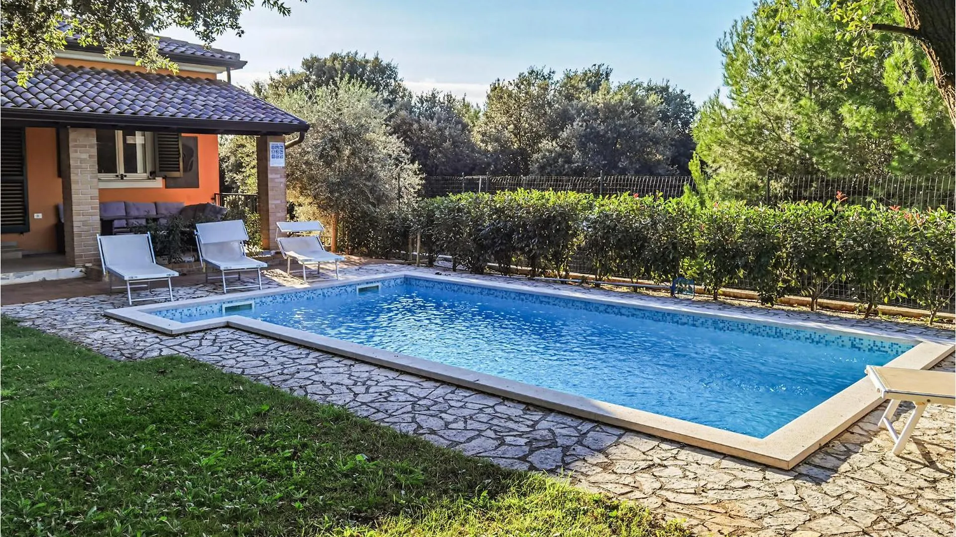 4 Bedroom Stunning Home In Medulin 0*,