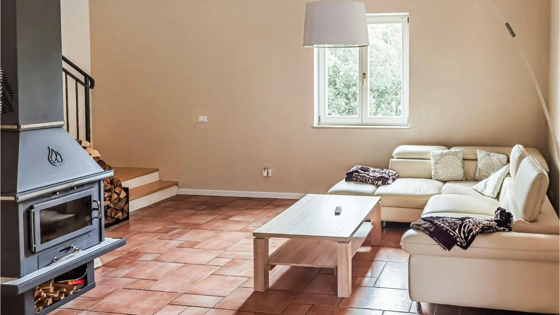 4 Bedroom Stunning Home In Medulin Croatia